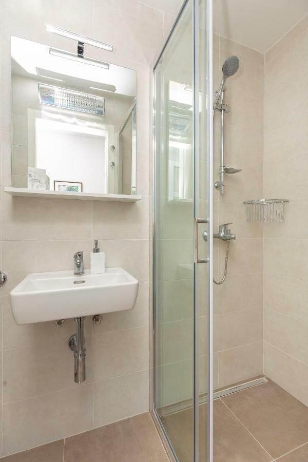 Apartment Colette Дубровник Екстериор снимка